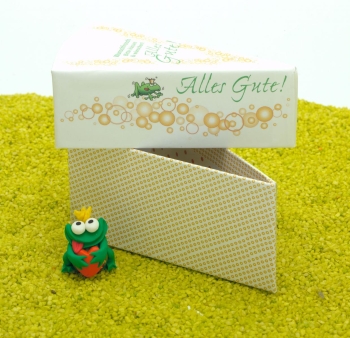 Geschenkschachtel Tortenstück mit Glücksfrosch - Alles Gute