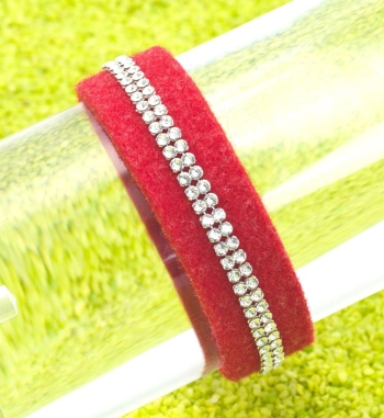 Armband aus Filz mit Swarovski-Elementen in rot