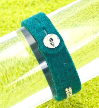 Armband aus Filz mit Swarovski-Elementen in blaugrün