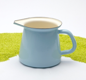 Kännchen aus Emaille in hellblau 700ml