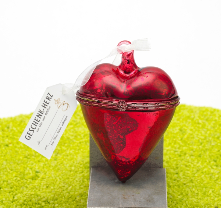 Zauberhaftes Geschenk-Herz aus Glas zum Befüllen rot